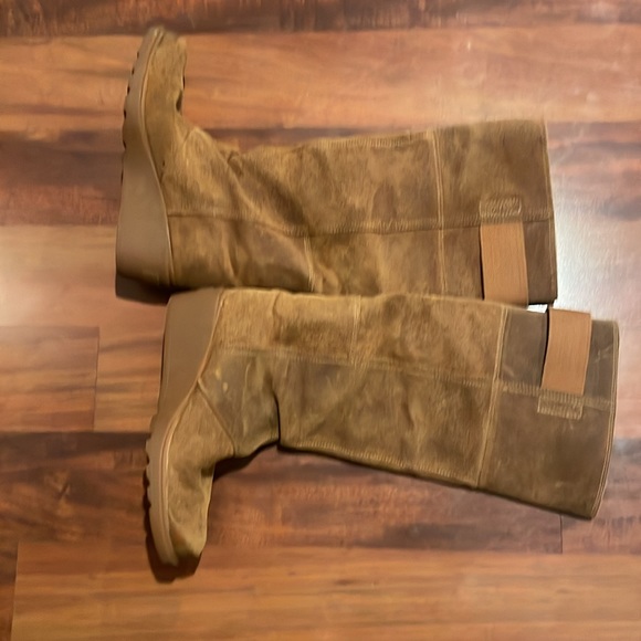 Tall wedge slide on boots - Picture 3 of 6